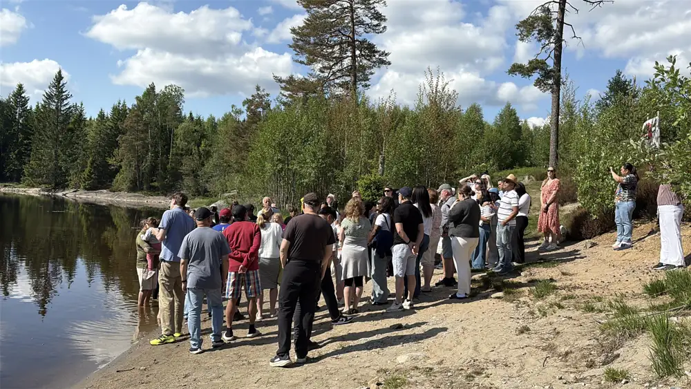 Sammen på Degernes på tidligere leir på Degernes